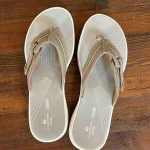Clarks Sandals cloud-steppers  NWT